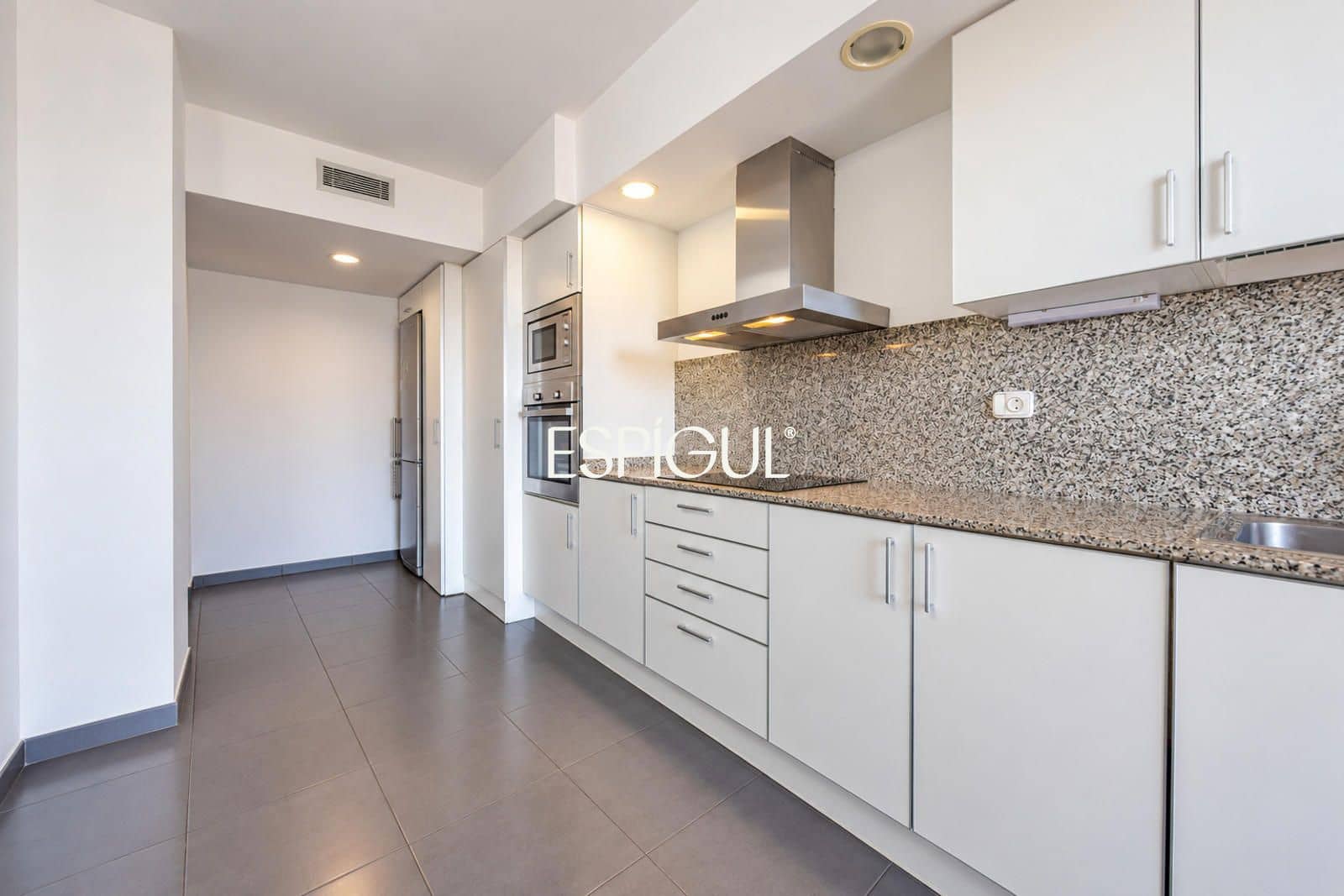 2 soverom Penthouse til salgs i Barcelona by med garasje - € 620 000 (Ref: 10185865)
