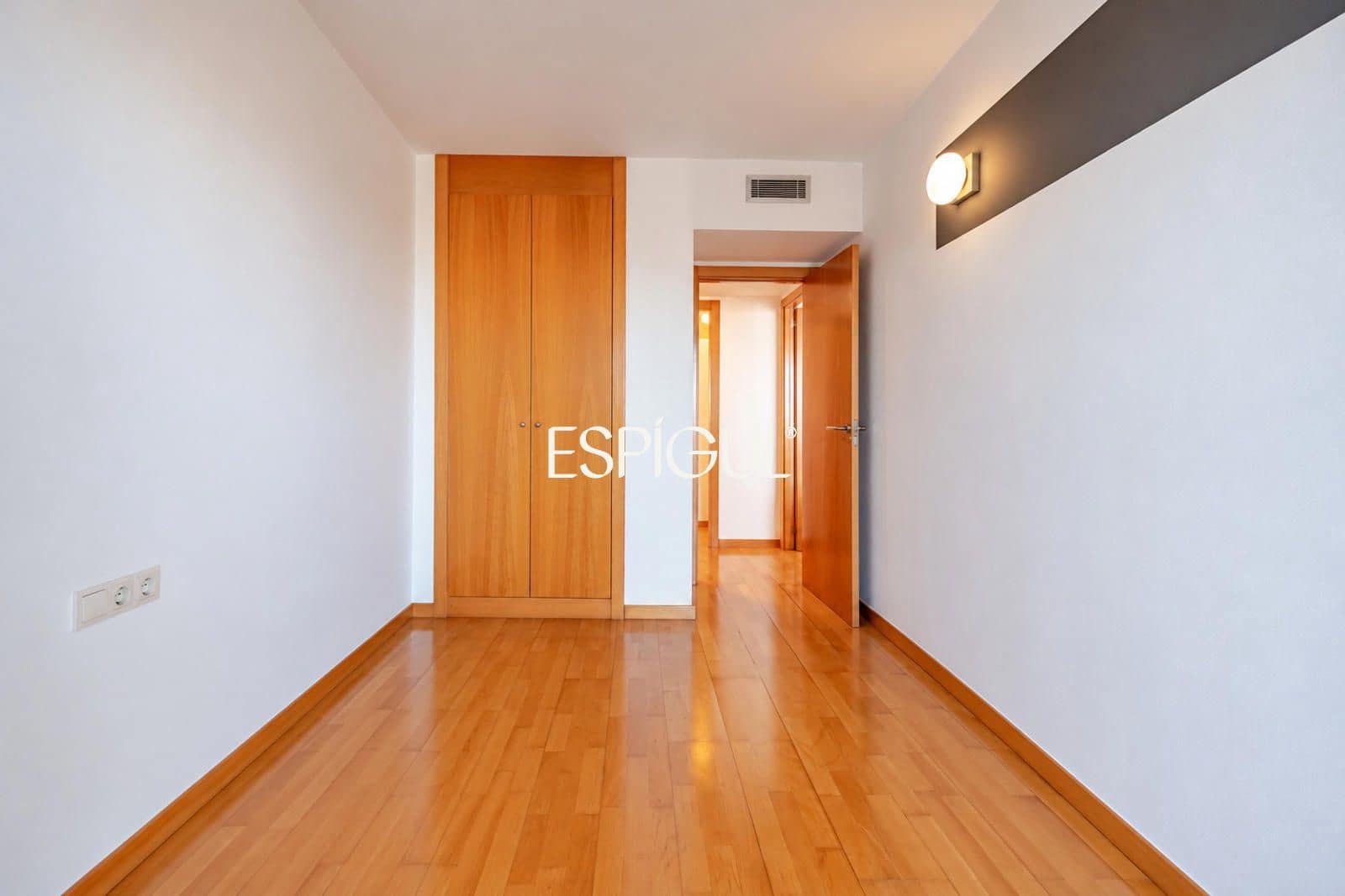 2 soverom Penthouse til salgs i Barcelona by med garasje - € 620 000 (Ref: 10185865)