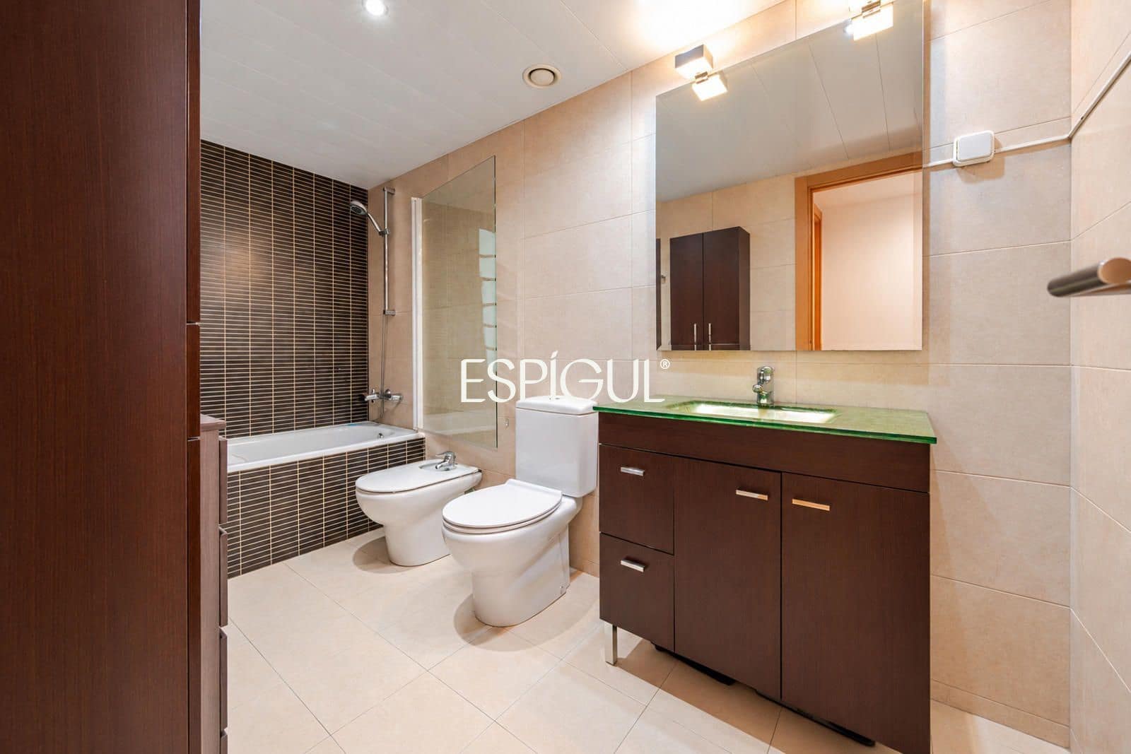 2 soverom Penthouse til salgs i Barcelona by med garasje - € 620 000 (Ref: 10185865)