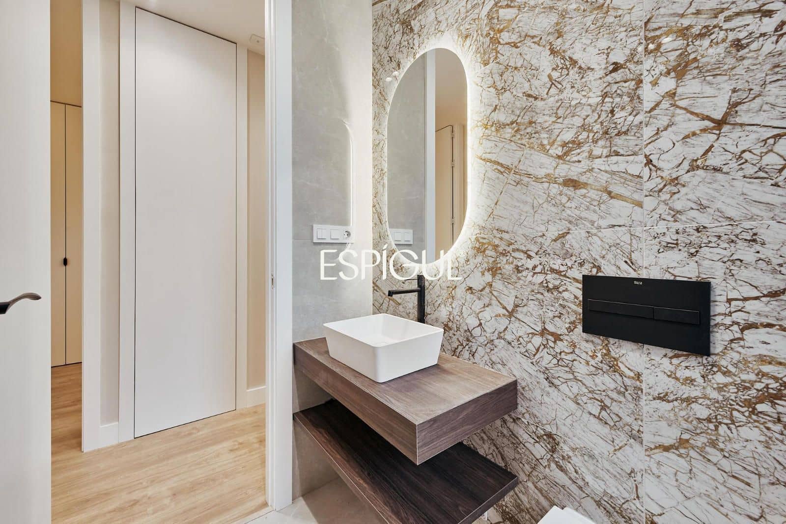 2 slaapkamer Flat te koop in Madrid stad - € 869.000 (Ref: 10016149)