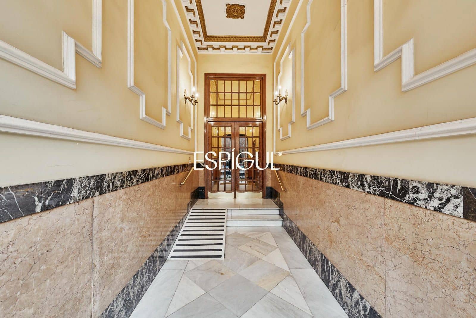 2 slaapkamer Flat te koop in Madrid stad - € 869.000 (Ref: 10016149)