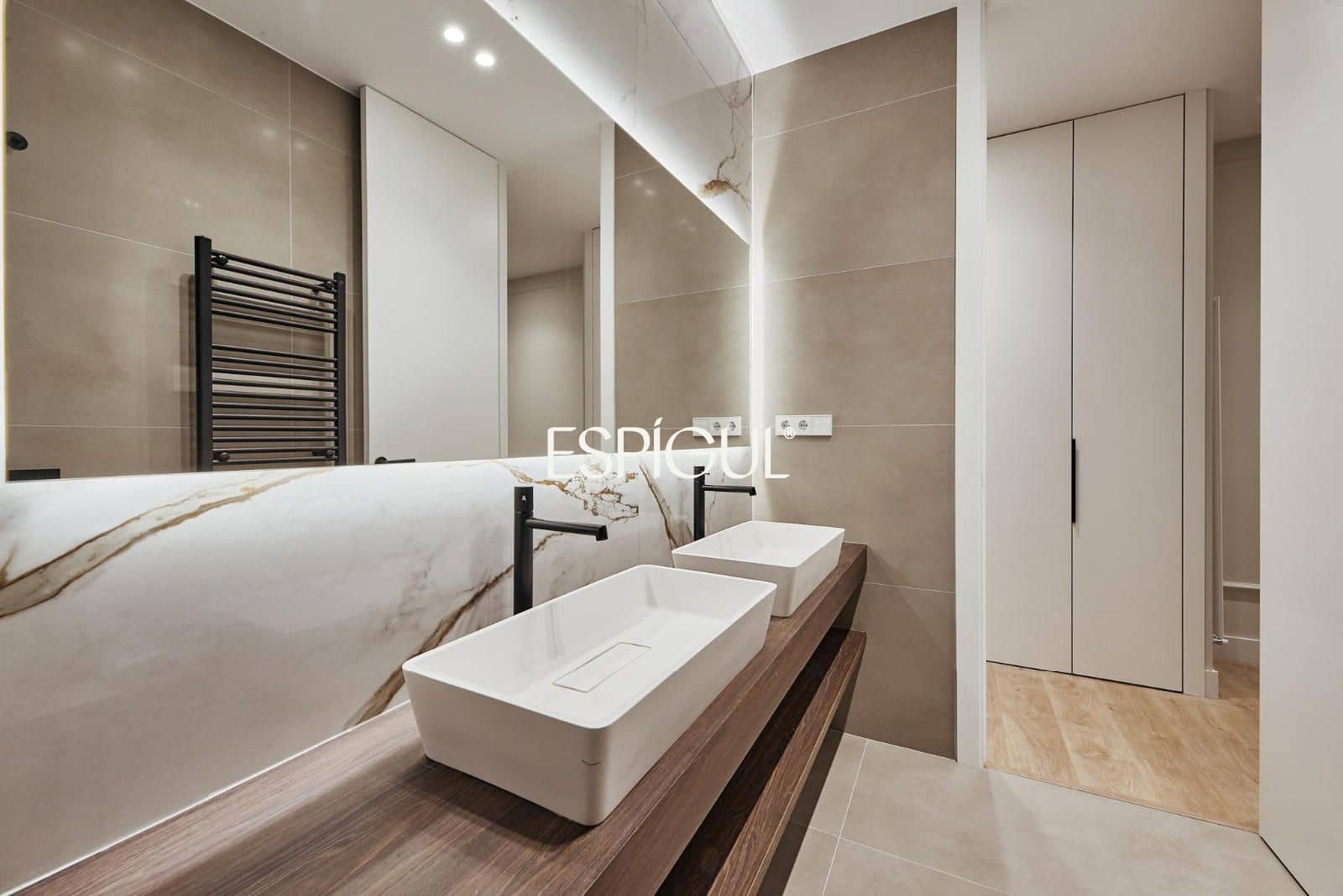 Piso de 5 habitaciones en Madrid ciudad en venta - 3.409.000 € (Ref: 10016158)
