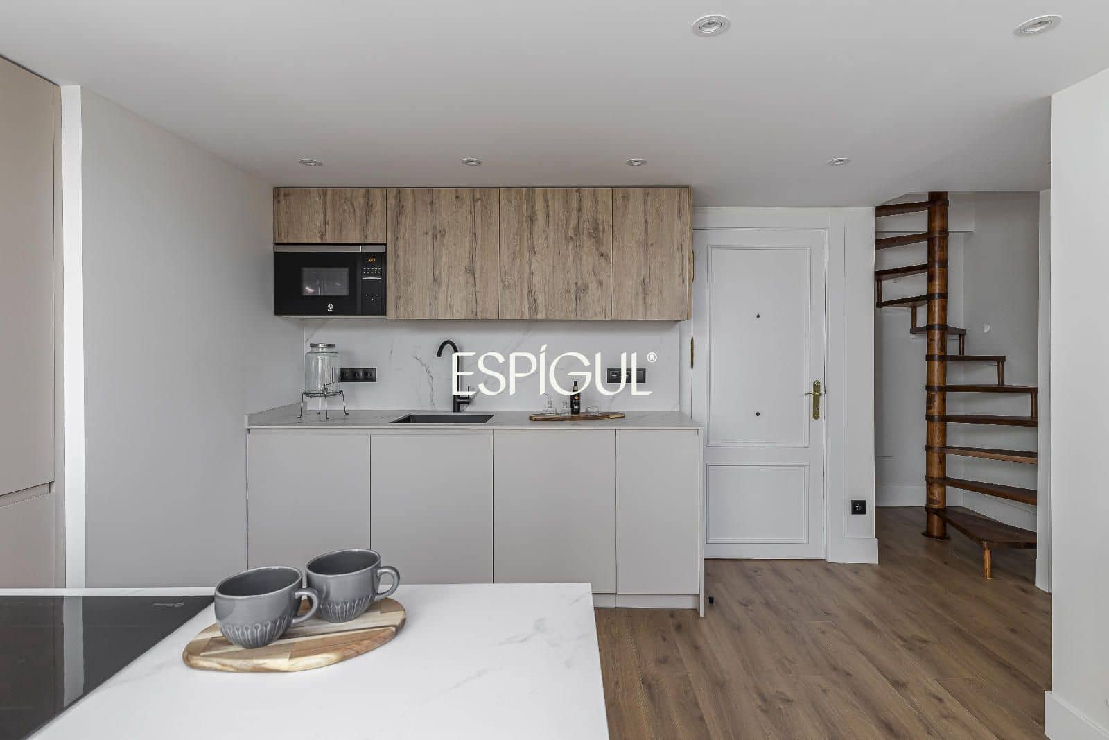 1 slaapkamer Flat te koop in Madrid stad - € 890.000 (Ref: 10016159)