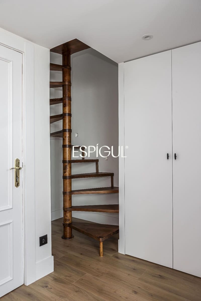 1 slaapkamer Flat te koop in Madrid stad - € 890.000 (Ref: 10016159)