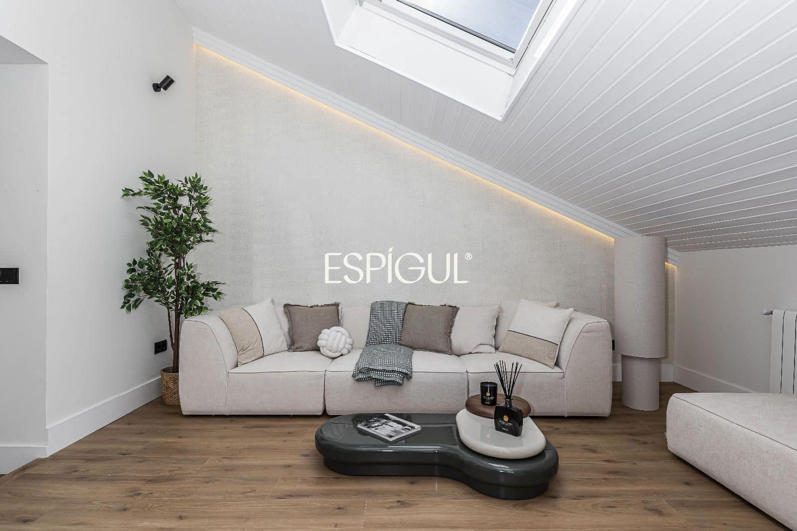 1 slaapkamer Flat te koop in Madrid stad - € 890.000 (Ref: 10016159)