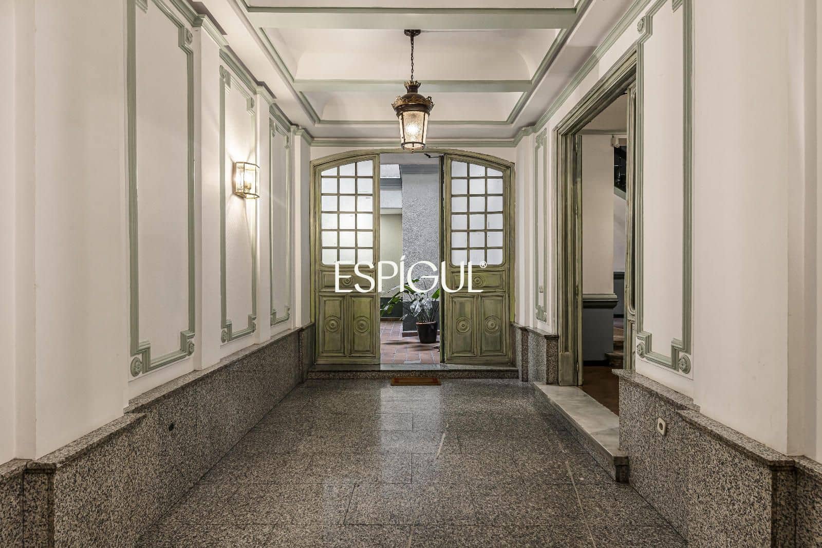 1 slaapkamer Flat te koop in Madrid stad - € 890.000 (Ref: 10016159)