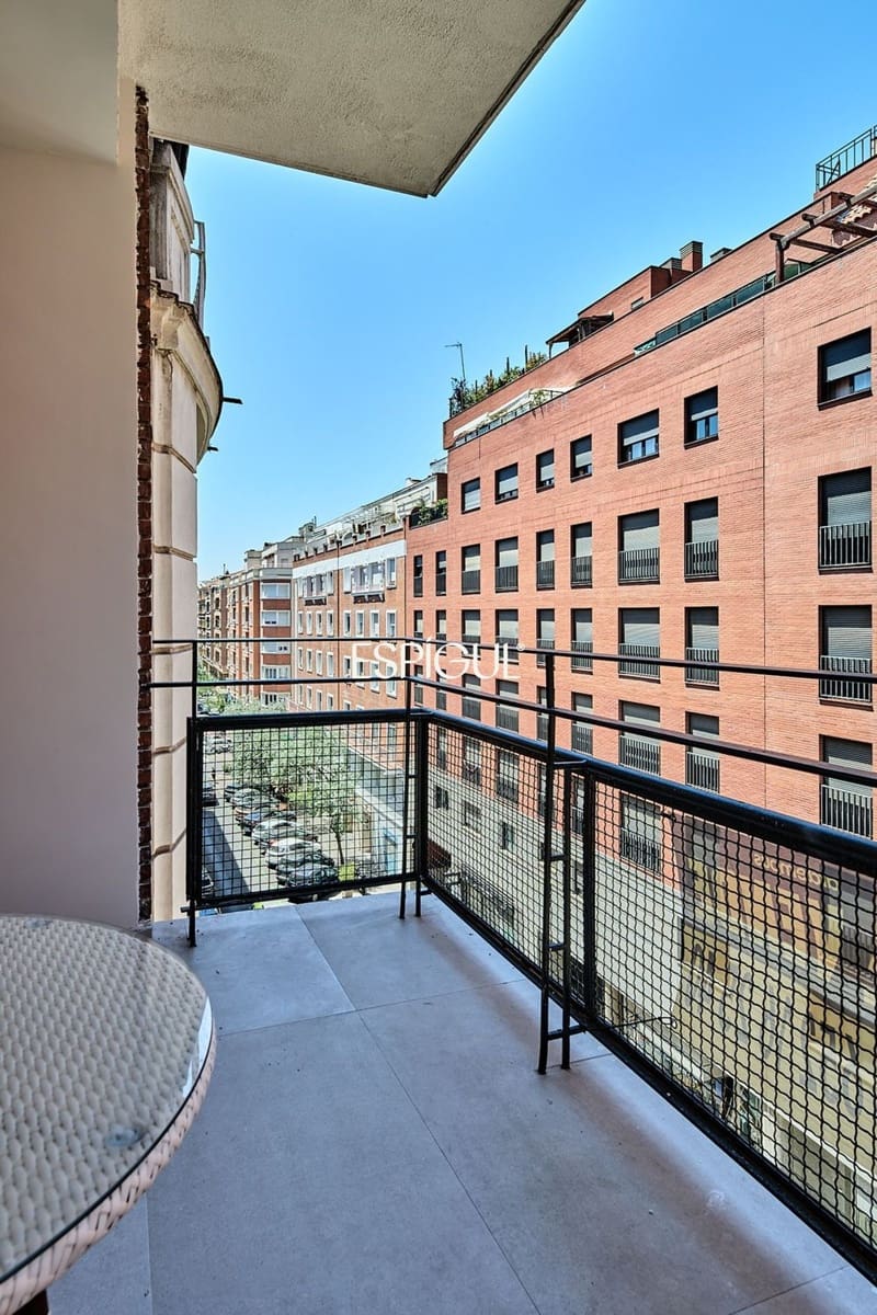 3 sypialnia Mieszkanie na sprzedaż w Miasto Madryt z garażem - 2 359 000 € (Ref: 10016160)