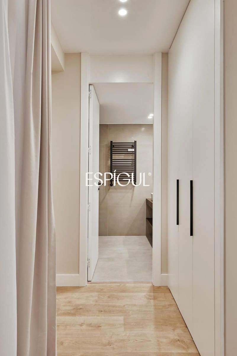3 bedroom Flat for sale in Madrid city with garage - € 2,189,000 (Ref: 10016164)