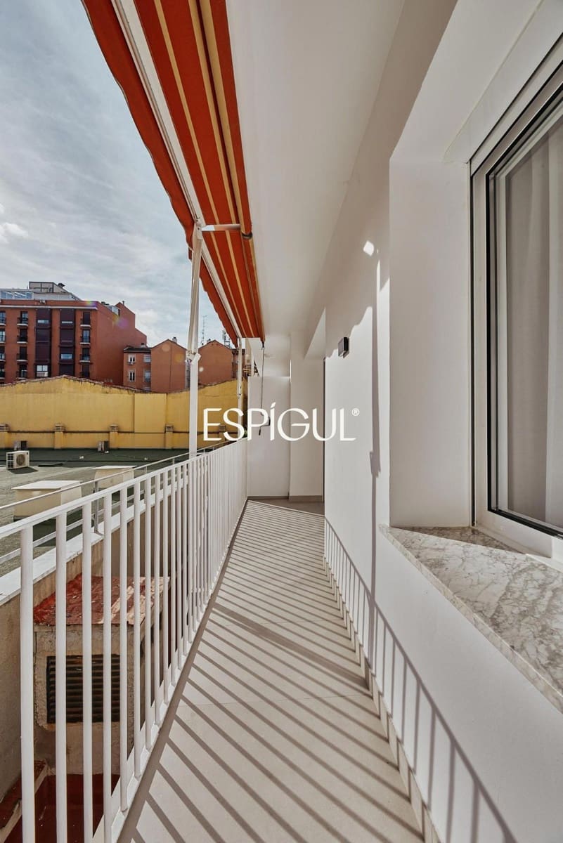 3 bedroom Flat for sale in Madrid city with garage - € 2,189,000 (Ref: 10016164)
