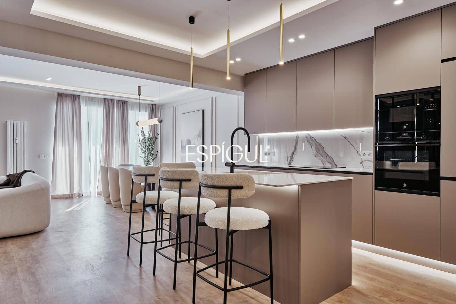 3 bedroom Flat for sale in Madrid city with garage - € 2,189,000 (Ref: 10016164)