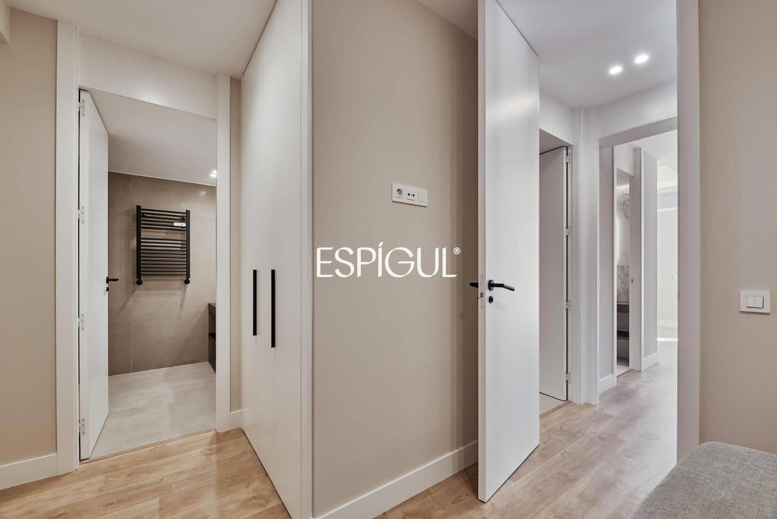 3 bedroom Flat for sale in Madrid city with garage - € 2,189,000 (Ref: 10016164)