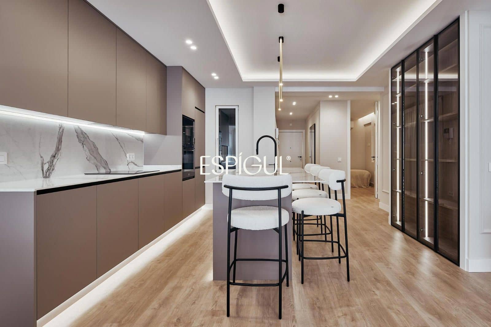 3 bedroom Flat for sale in Madrid city with garage - € 2,189,000 (Ref: 10016164)