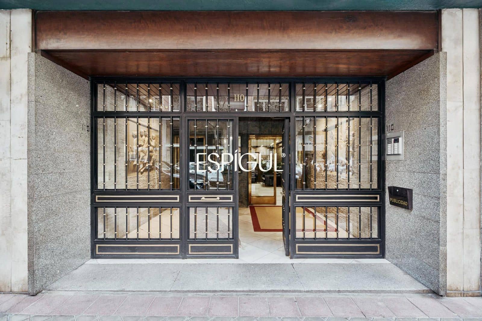 3 bedroom Flat for sale in Madrid city with garage - € 2,189,000 (Ref: 10016164)