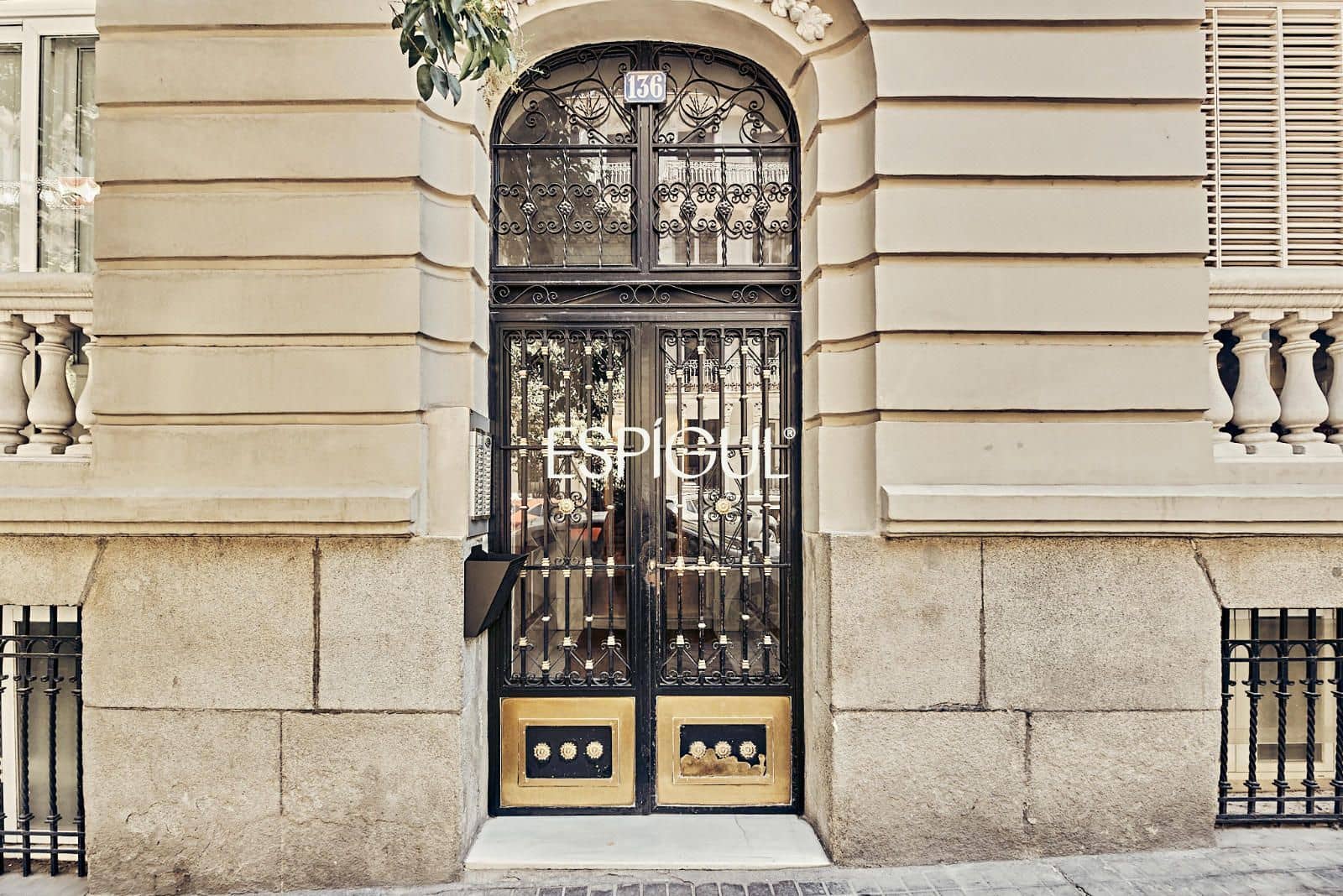 2 bedroom Flat for sale in Madrid city - € 929,000 (Ref: 10016177)