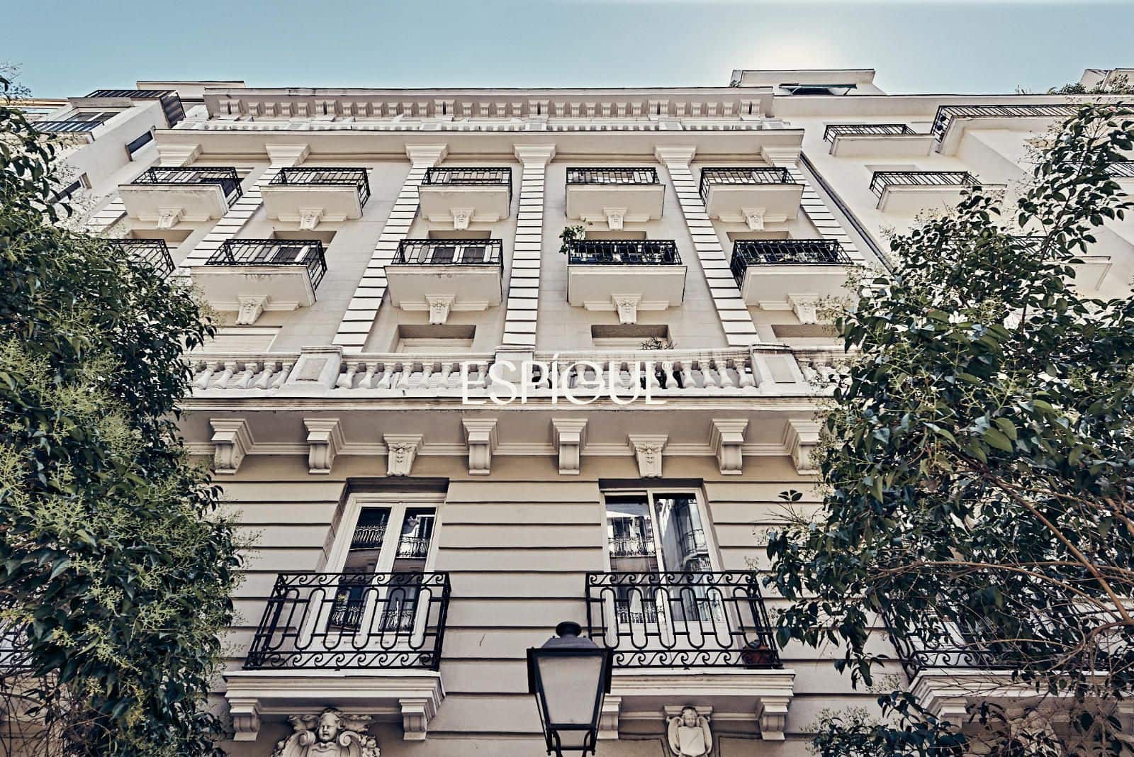 2 bedroom Flat for sale in Madrid city - € 929,000 (Ref: 10016177)
