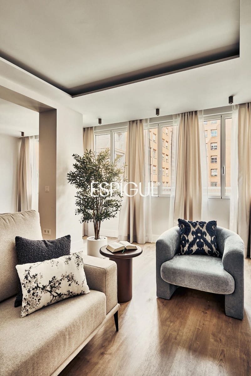 3 slaapkamer Flat te koop in Madrid stad - € 1.699.000 (Ref: 10016181)