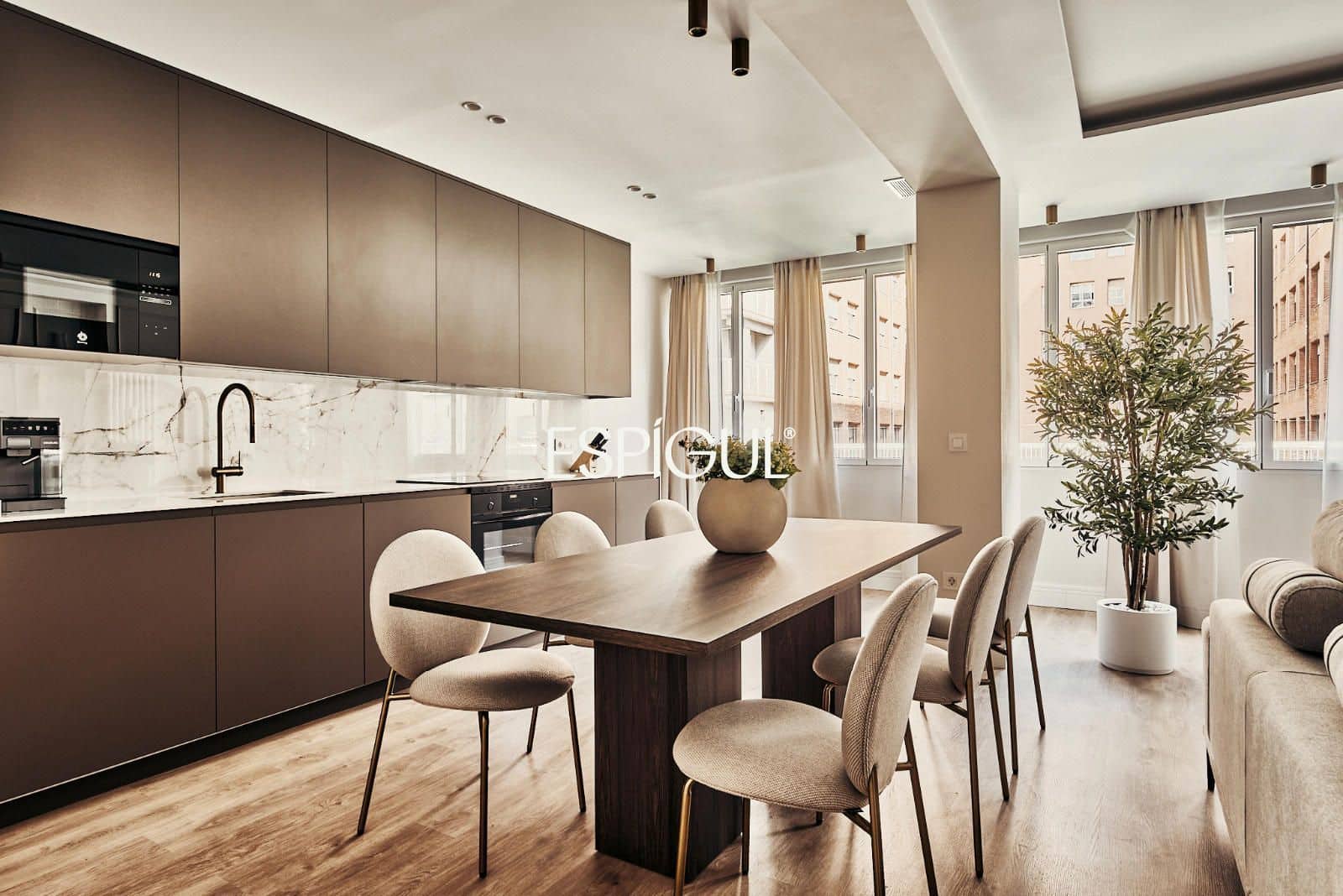 3 slaapkamer Flat te koop in Madrid stad - € 1.699.000 (Ref: 10016181)