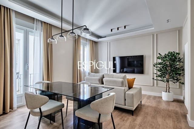 2 bedroom Flat for sale in Ibiza, Madrid city - € 929,000 (Ref: 10016188)