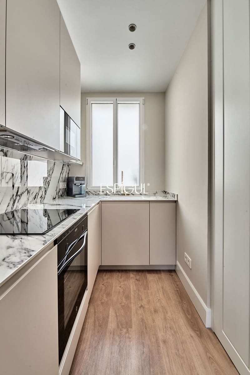 2 bedroom Flat for sale in Madrid city - € 1,229,000 (Ref: 10016189)