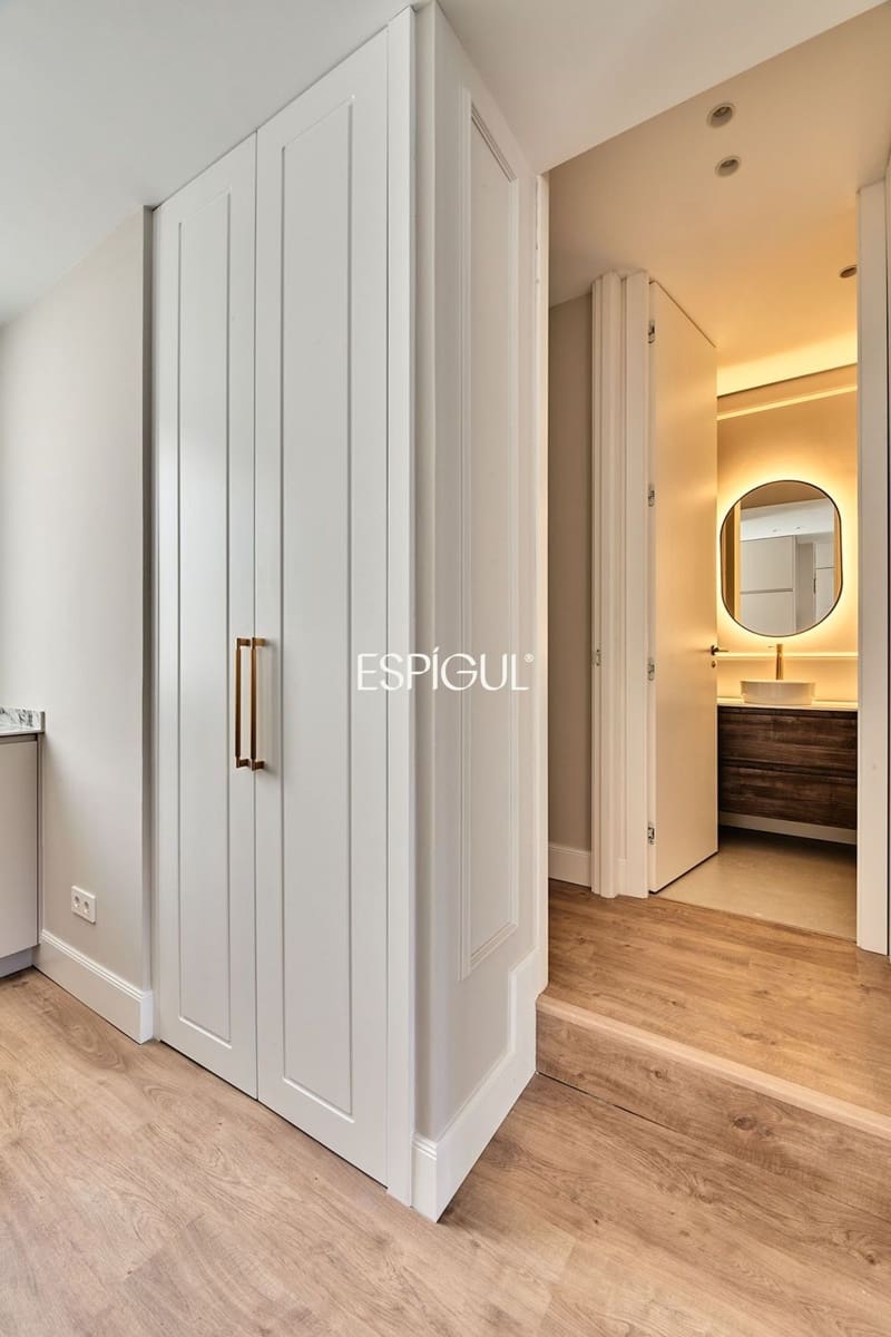 2 bedroom Flat for sale in Madrid city - € 1,229,000 (Ref: 10016189)