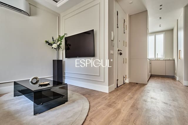 2 bedroom Flat for sale in Goya, Madrid city - € 1,229,000 (Ref: 10016189)