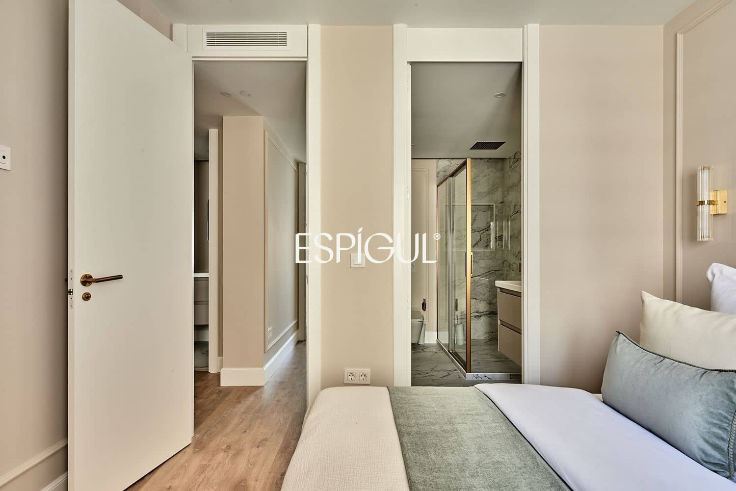 4 bedroom Flat for sale in Madrid city with garage - € 1,799,000 (Ref: 10016193)
