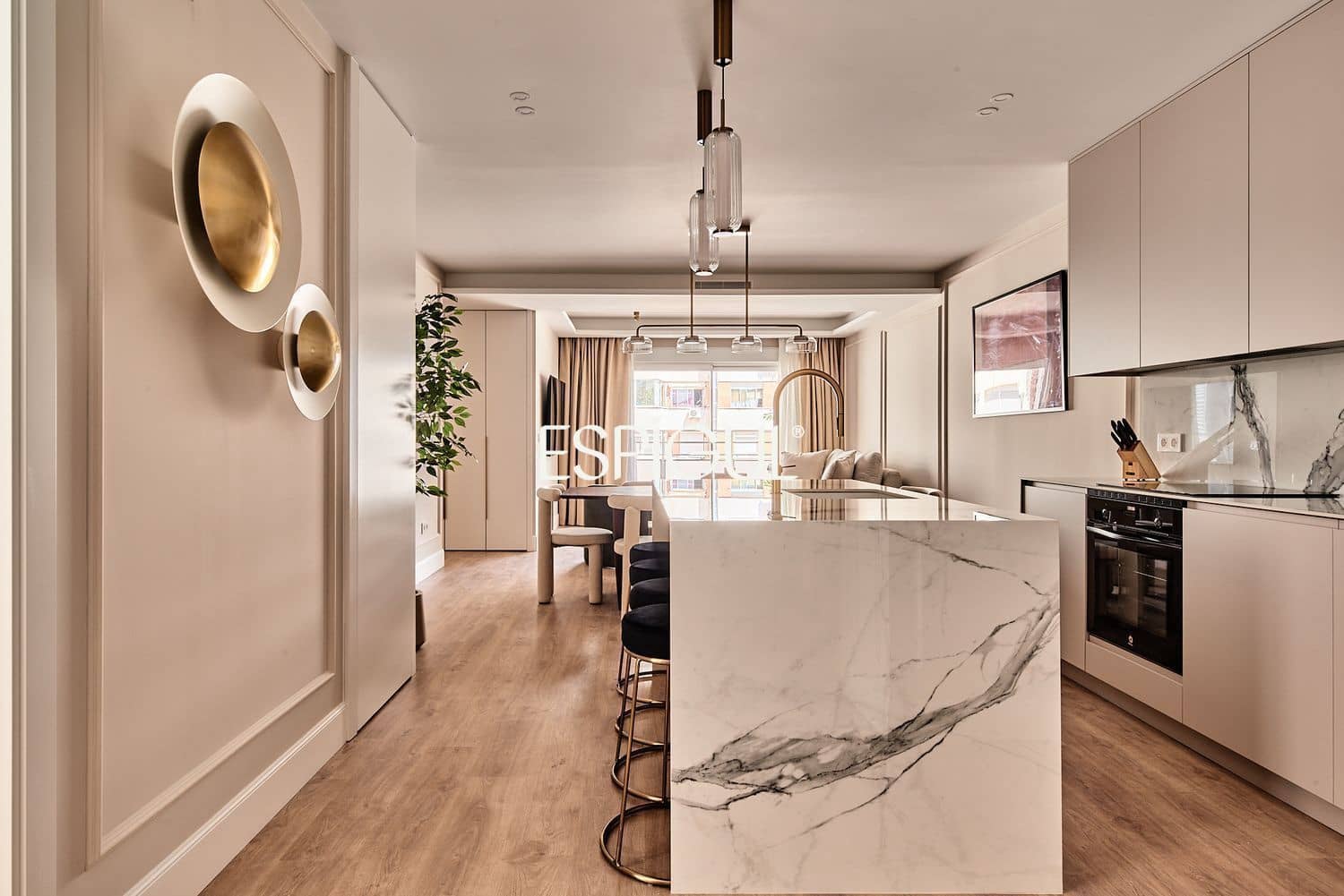 4 bedroom Flat for sale in Madrid city with garage - € 1,799,000 (Ref: 10016193)
