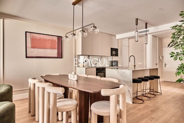 4 slaapkamer Flat te koop in Trafalgar, Madrid stad met garage - € 1.799.000 (Ref: 10016193)