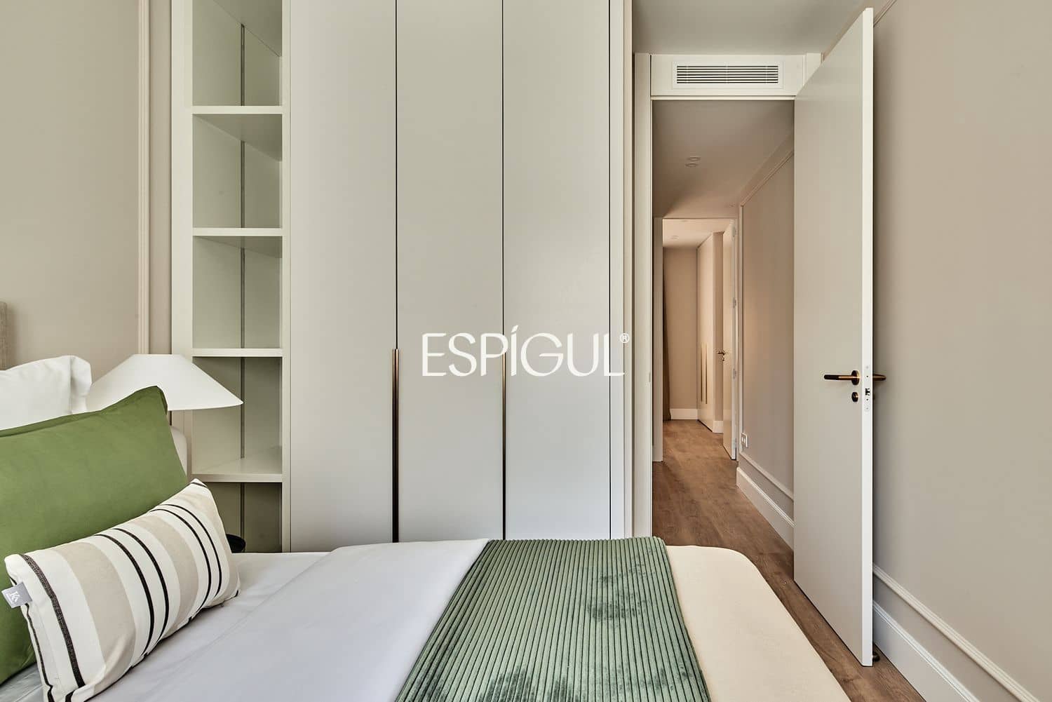 4 bedroom Flat for sale in Madrid city with garage - € 1,799,000 (Ref: 10016193)