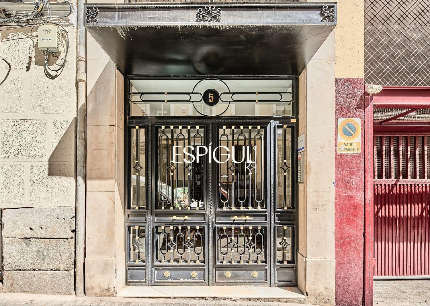 4 bedroom Flat for sale in Madrid city with garage - € 1,799,000 (Ref: 10016193)