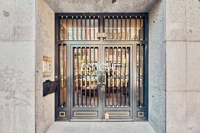 3 soveværelse Lejlighed til salg i Salamanca, Madrid by med garage - € 1.899.000 (Ref: 10016194)