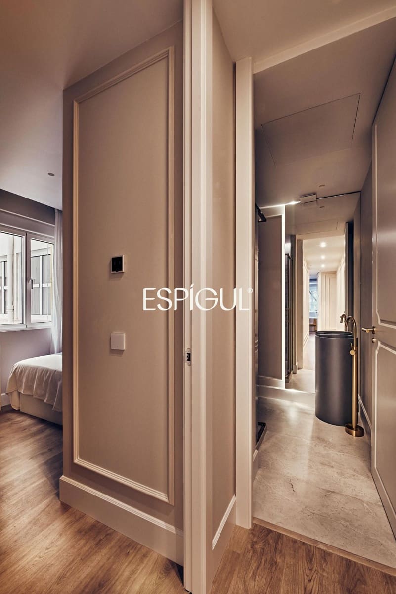 5 bedroom Flat for sale in Madrid city with garage - € 3,959,000 (Ref: 10016201)