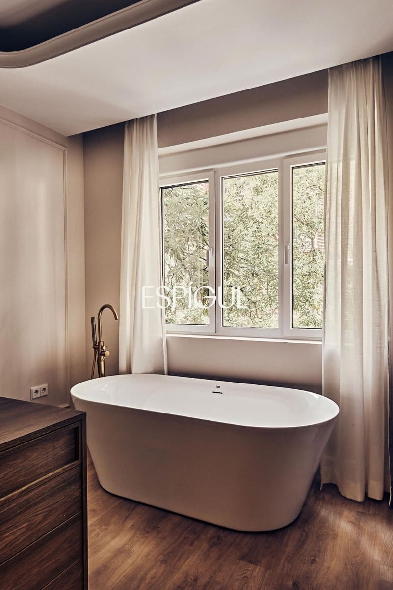5 bedroom Flat for sale in Madrid city with garage - € 3,959,000 (Ref: 10016201)