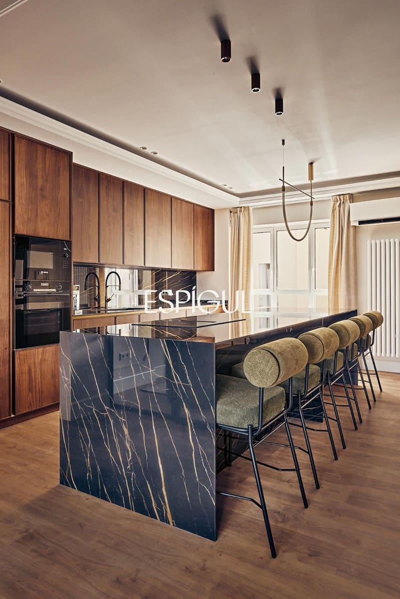 4 bedroom Flat for sale in Madrid city with garage - € 4,900,000 (Ref: 10016202)