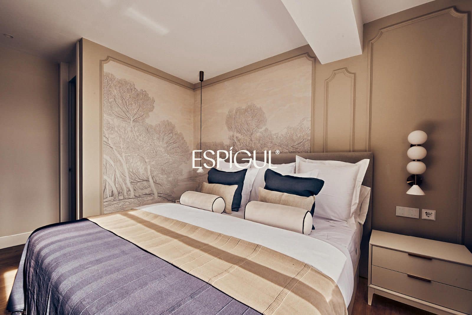 4 bedroom Flat for sale in Madrid city with garage - € 4,900,000 (Ref: 10016202)