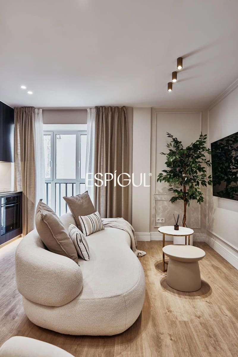 2 bedroom Flat for sale in Madrid city - € 1,049,000 (Ref: 10016205)