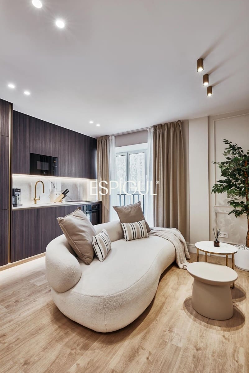 2 bedroom Flat for sale in Madrid city - € 1,049,000 (Ref: 10016205)