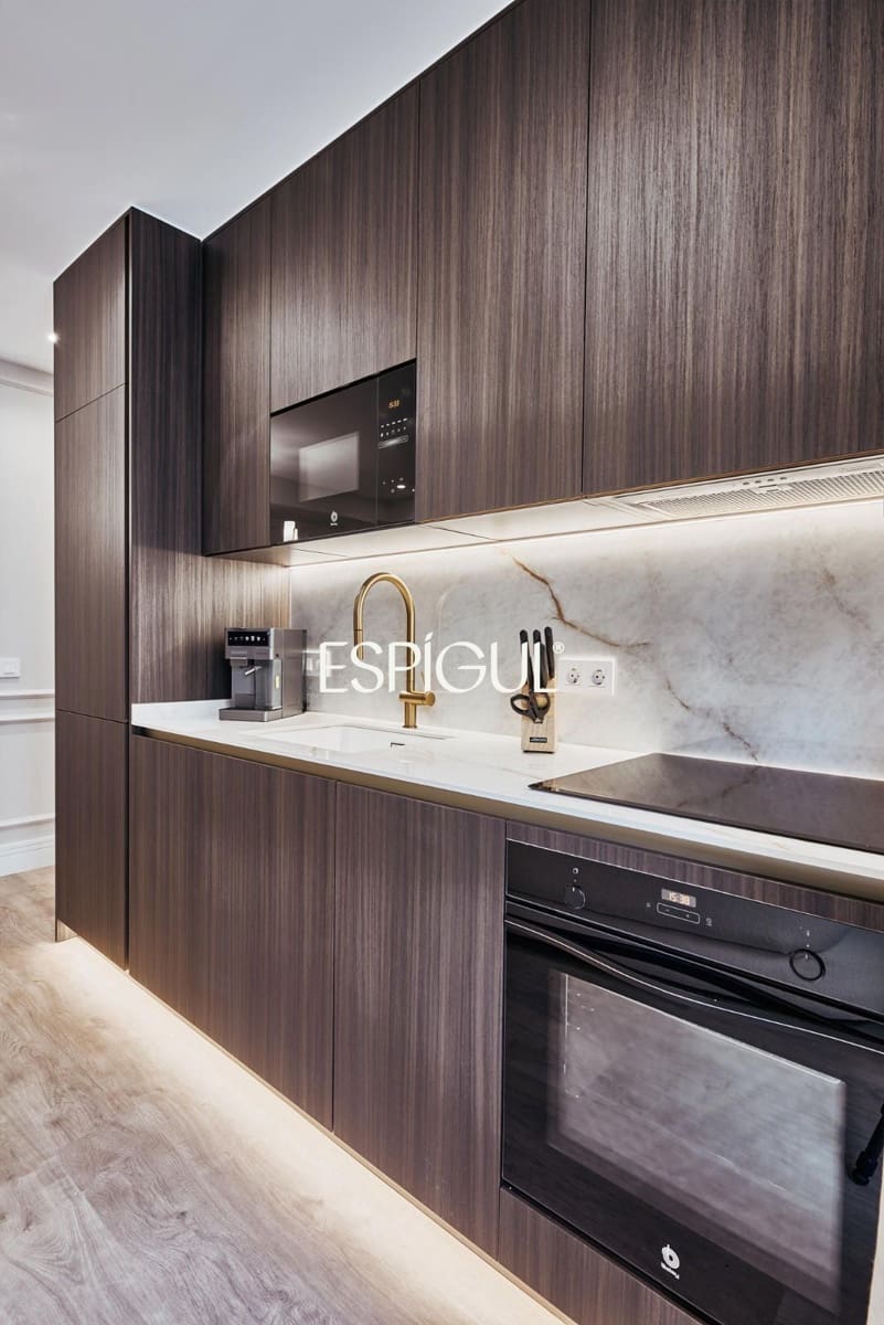 2 bedroom Flat for sale in Madrid city - € 1,049,000 (Ref: 10016205)