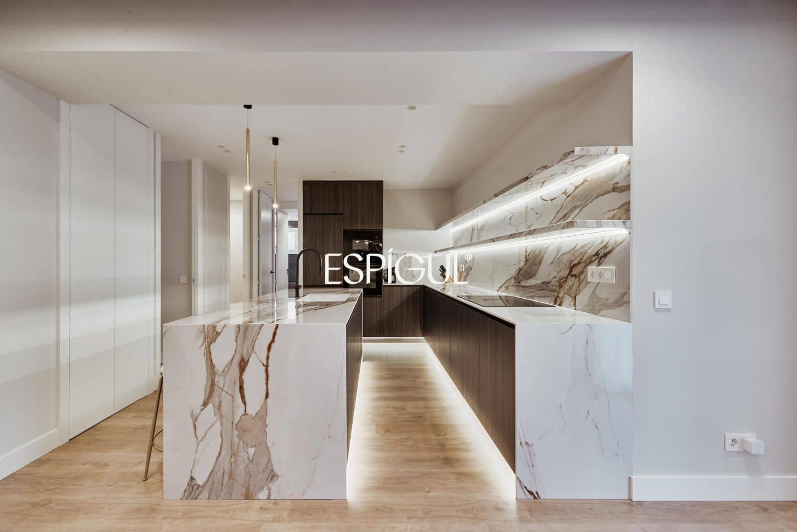 3 bedroom Flat for sale in Madrid city with garage - € 2,149,000 (Ref: 10016207)