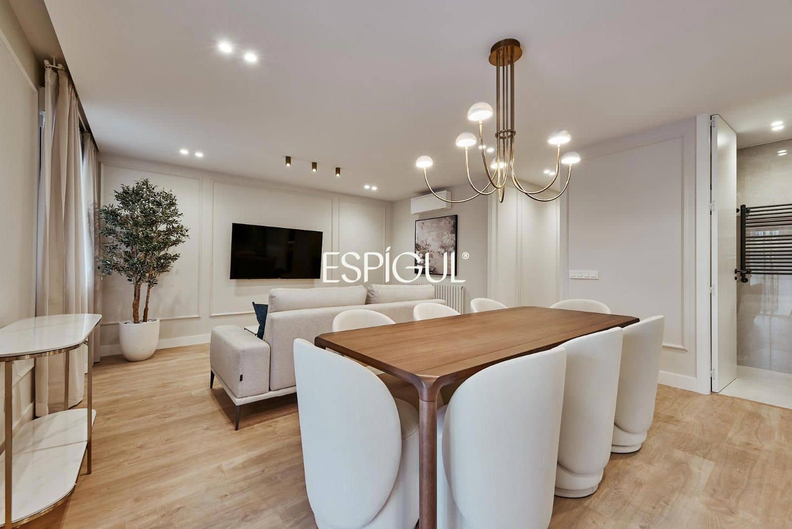 3 bedroom Flat for sale in Madrid city with garage - € 2,149,000 (Ref: 10016207)