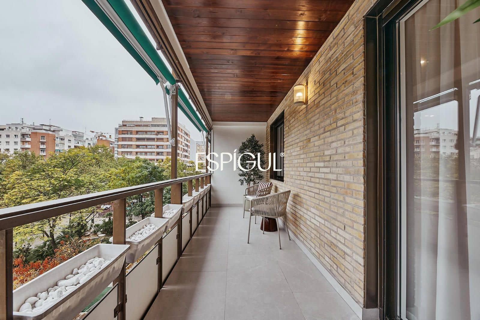 3 bedroom Flat for sale in Madrid city with garage - € 2,149,000 (Ref: 10016207)