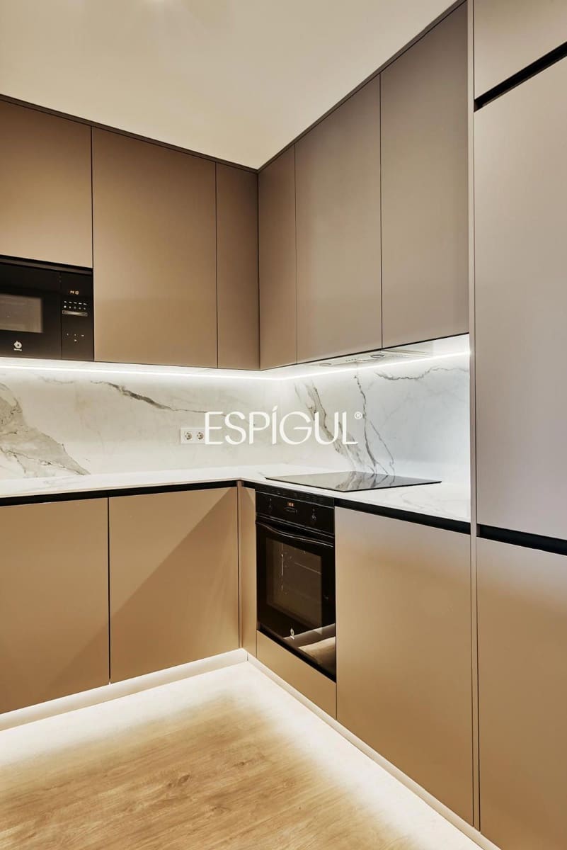 3 bedroom Flat for sale in Madrid city - € 1,439,000 (Ref: 10016209)