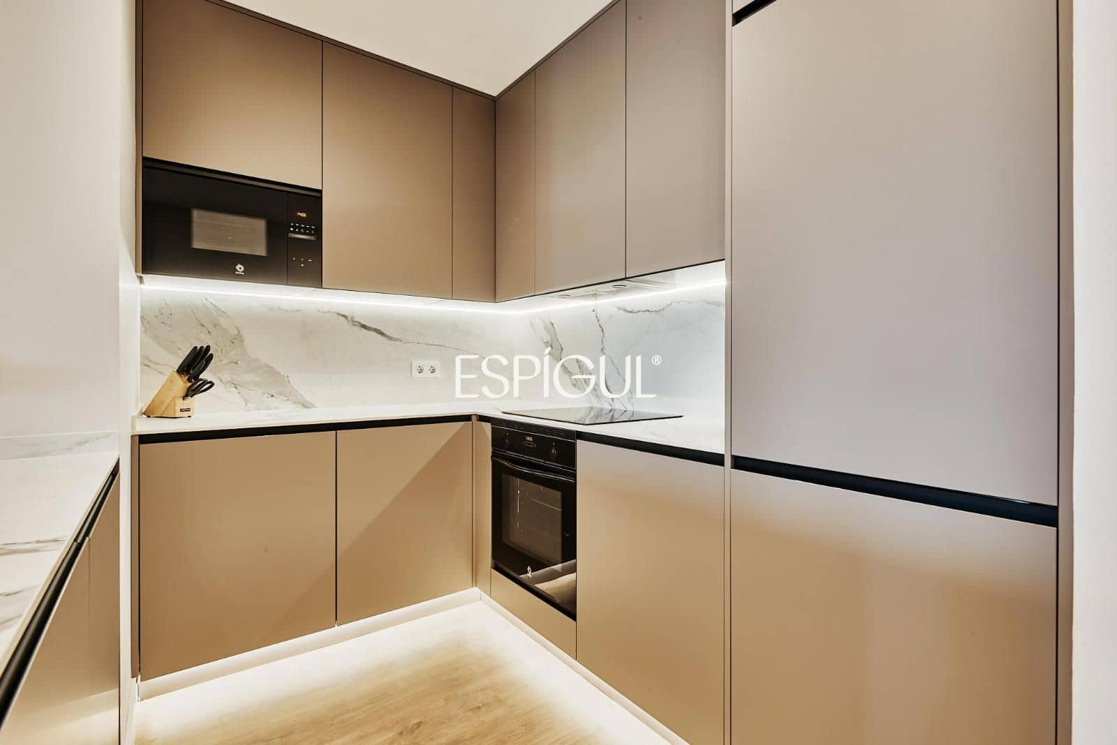 3 bedroom Flat for sale in Madrid city - € 1,439,000 (Ref: 10016209)