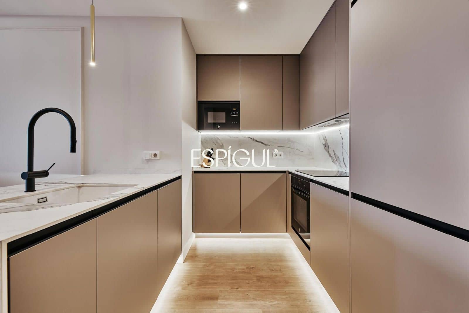 3 bedroom Flat for sale in Madrid city - € 1,439,000 (Ref: 10016209)