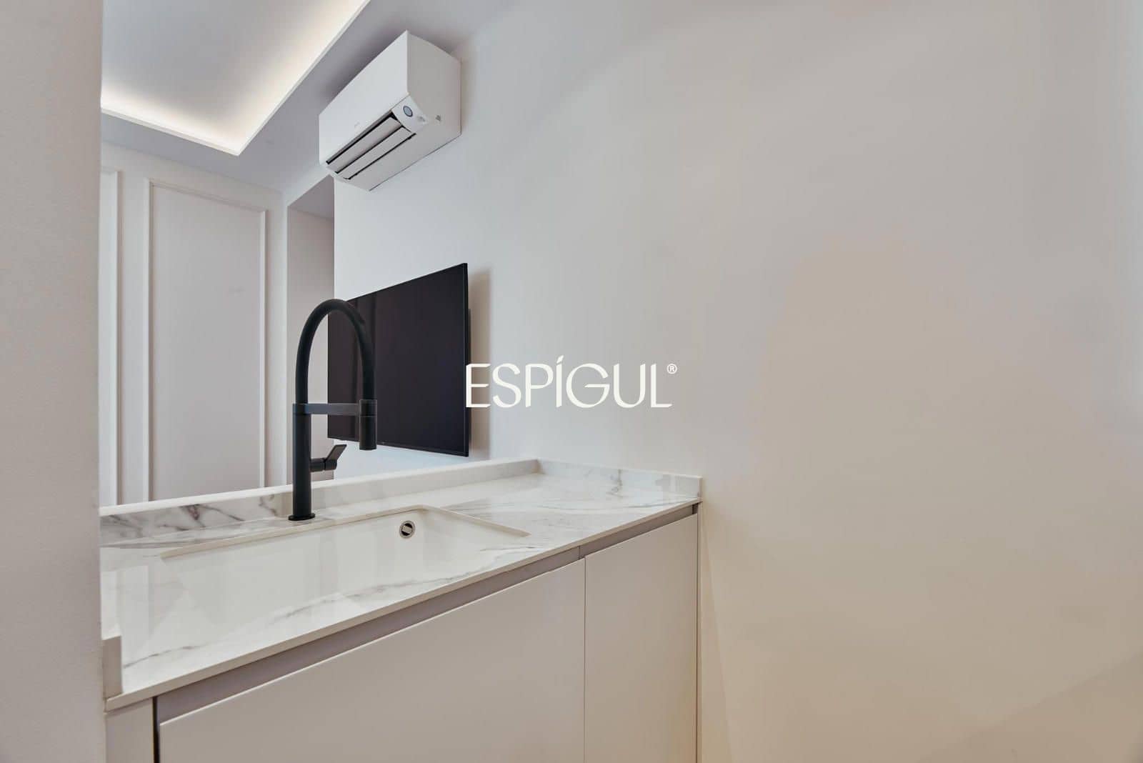 Piso de 2 habitaciones en Madrid ciudad en venta - 729.000 € (Ref: 10016211)