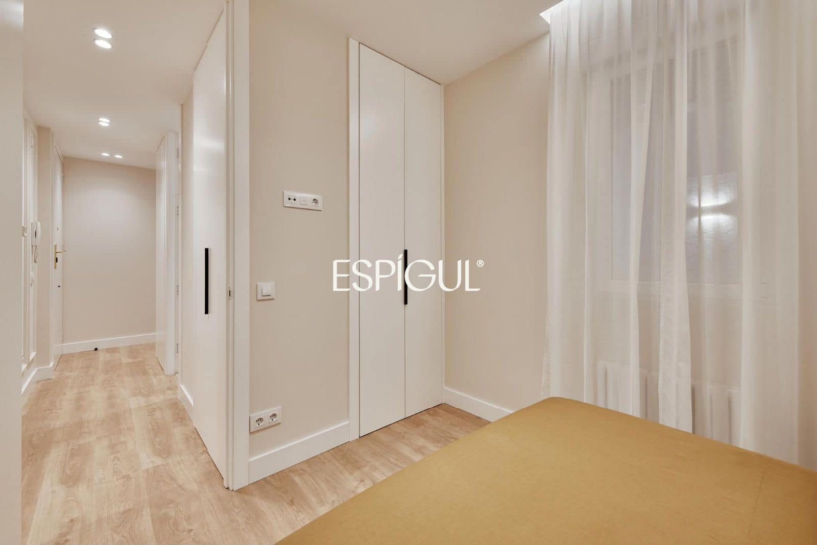 2 bedroom Flat for sale in Madrid city - € 899,000 (Ref: 10016212)