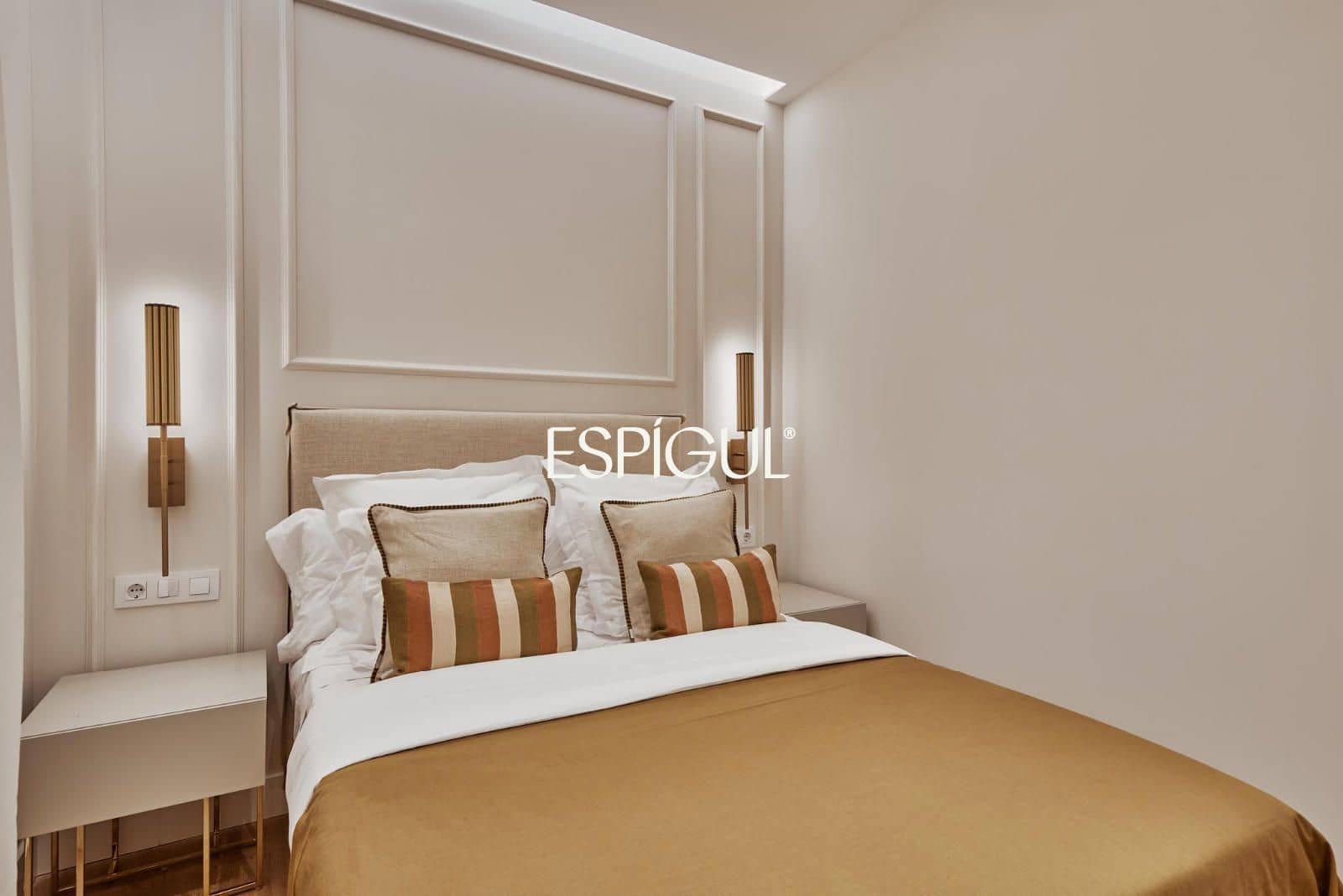 2 bedroom Flat for sale in Madrid city - € 899,000 (Ref: 10016212)