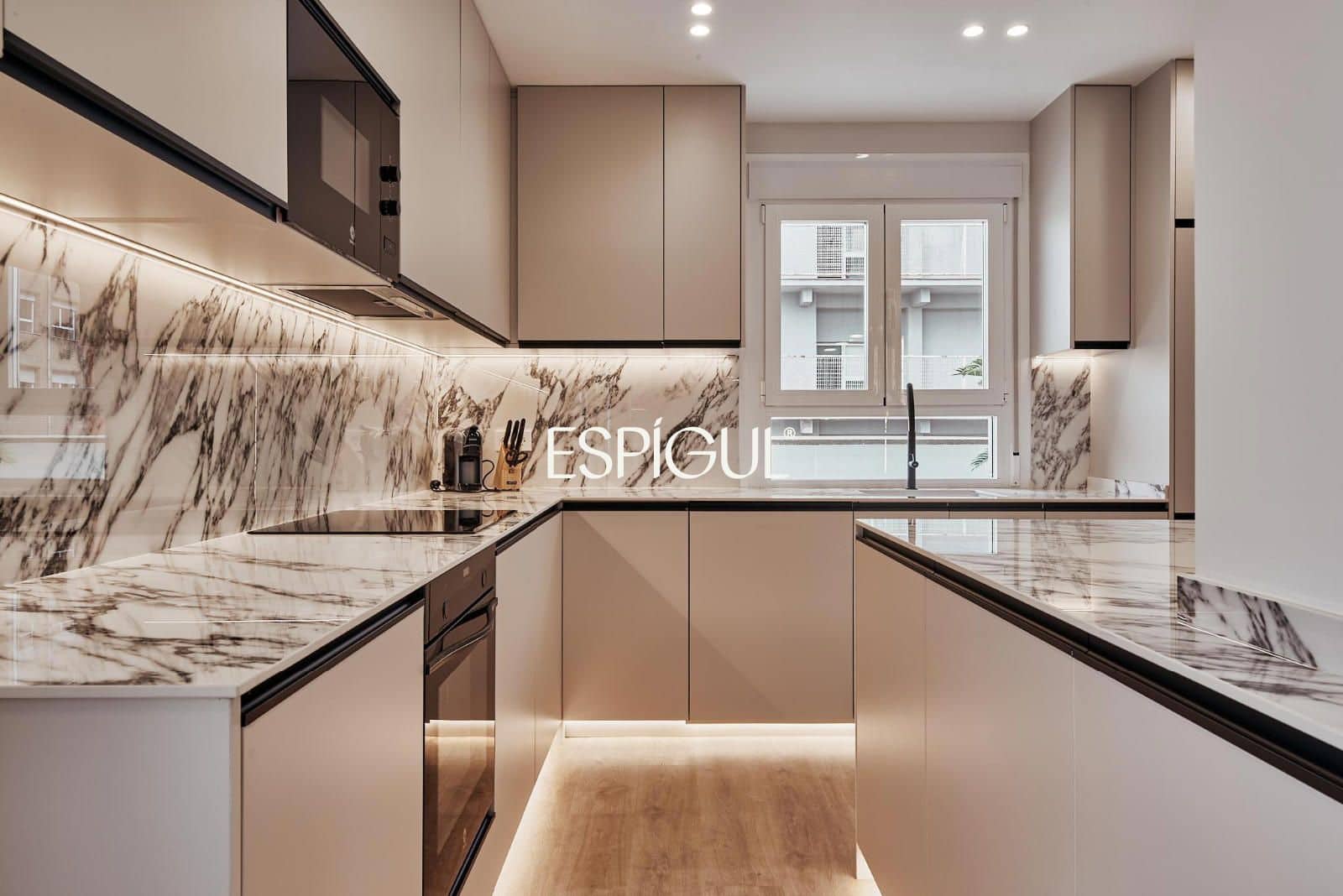 3 sypialnia Mieszkanie na sprzedaż w Miasto Madryt - 2 639 000 € (Ref: 10016216)