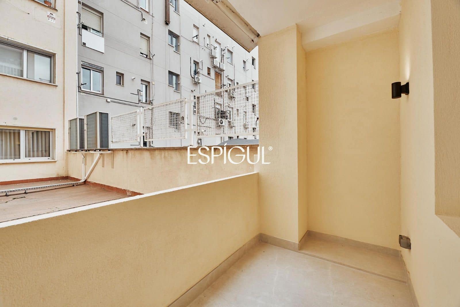 3 bedroom Flat for sale in Madrid city with garage - € 1,919,000 (Ref: 10016218)