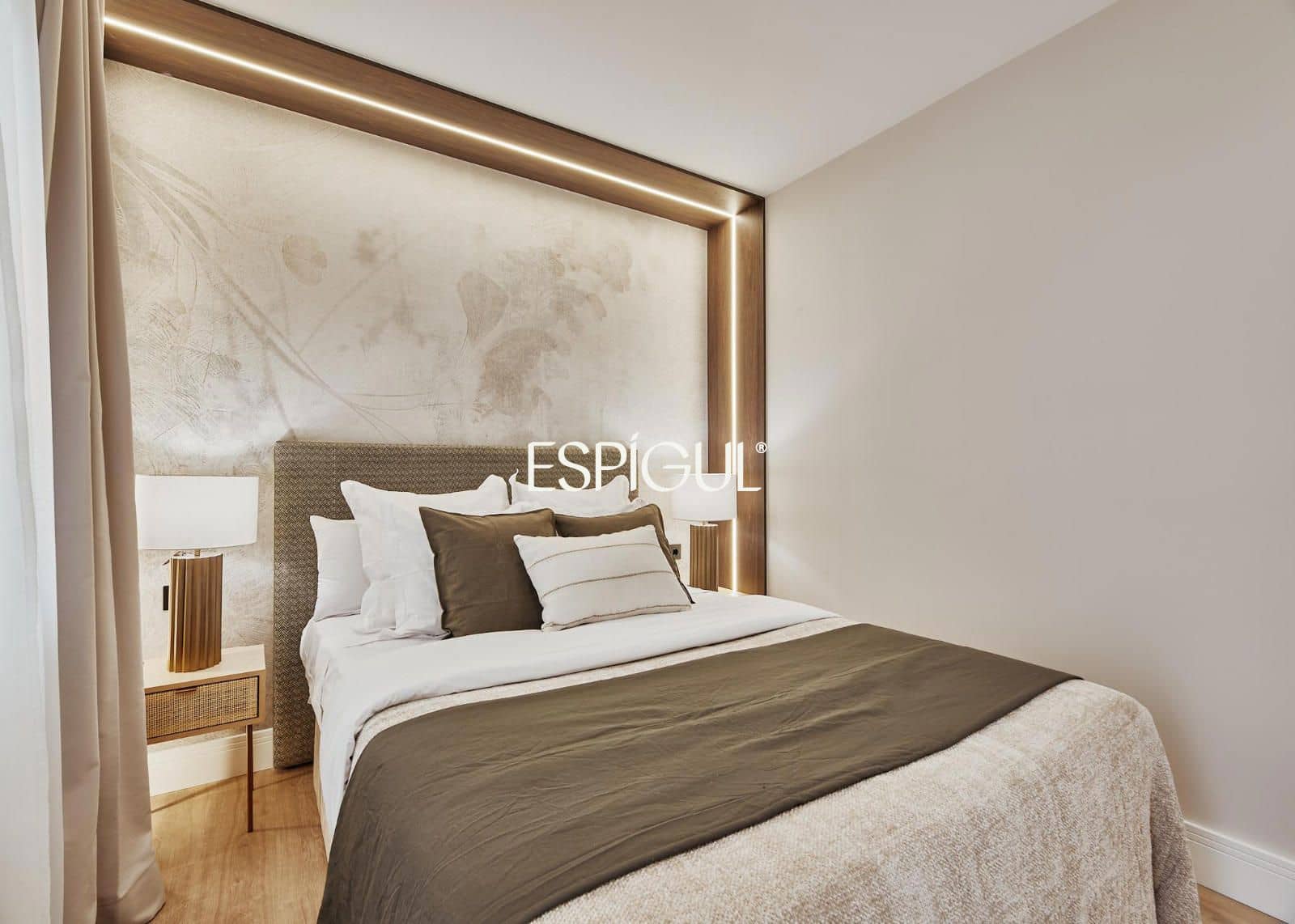3 bedroom Flat for sale in Madrid city with garage - € 1,919,000 (Ref: 10016218)